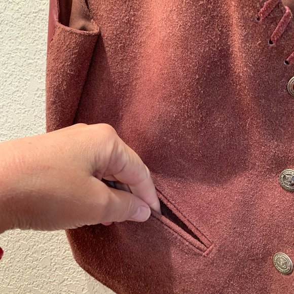 Katch Me suede vest size medium excellent condition - Picture 3 of 9